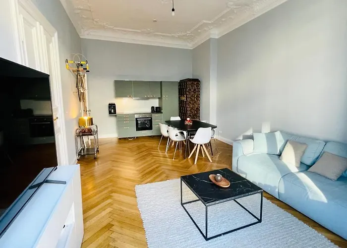 Stylish Design Apartment Very Close To Kurfuerstendamm At Savignyplatz